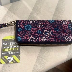 Travelon Wallet